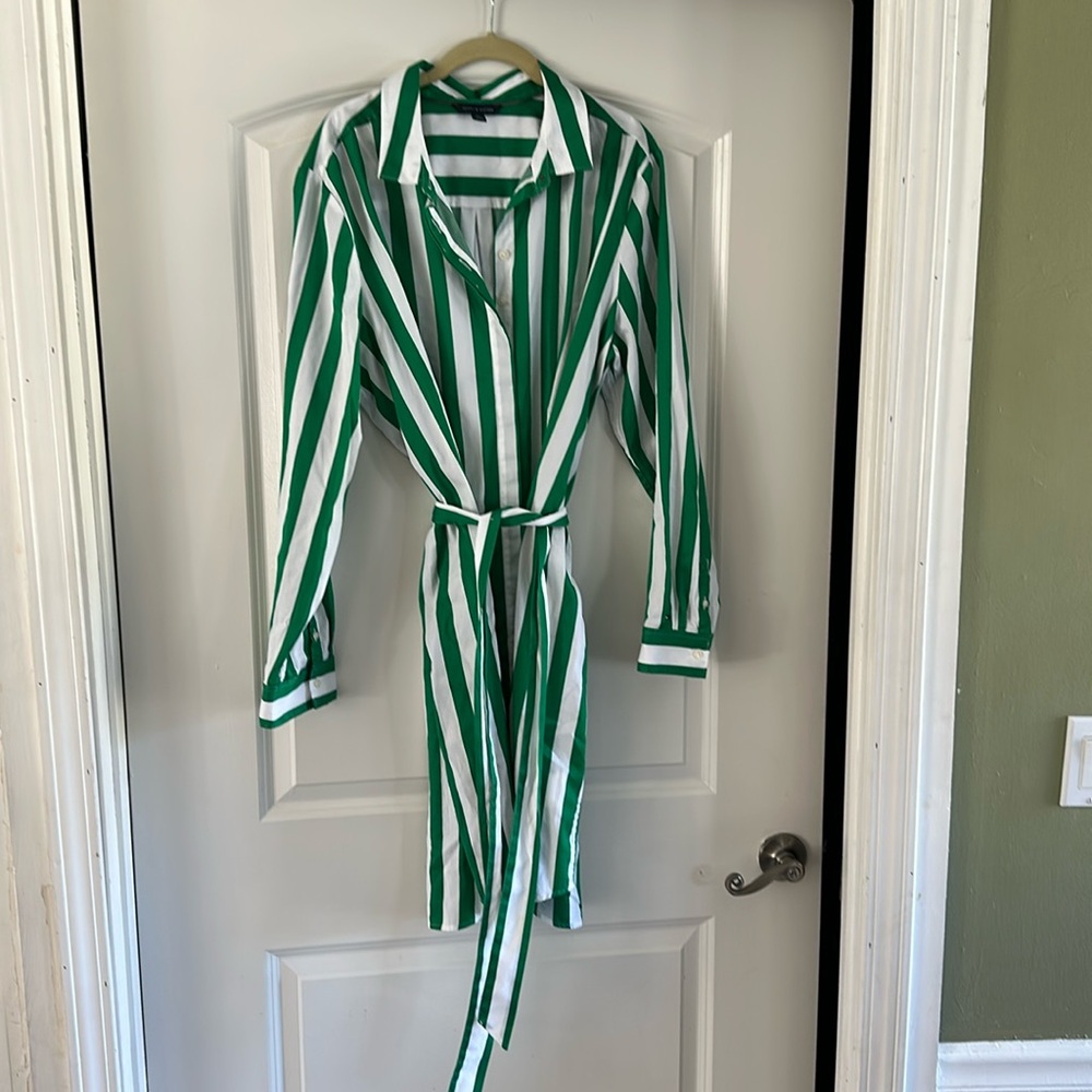 Beautiful Tommy Hilfiger dress, rich white and green striped button up with belt